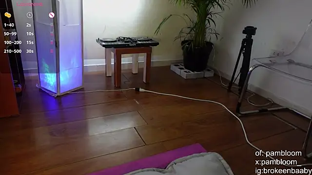 Snapshot of droolingdollfacee chatting on 23, 9, 2025 droolingdollfacee online show from 23, 9, 2025