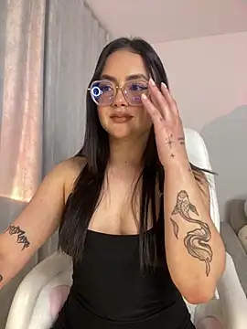 Snapshot of montmariana chatting on 4, 2, 2025 montmariana online show from 4, 2, 2025