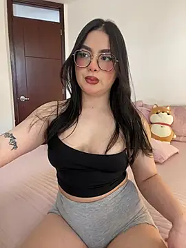 Snapshot of montmariana chatting on 6, 5, 2026 montmariana online show from 6, 5, 2026