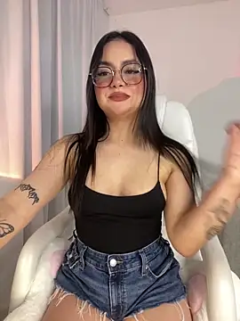 Snapshot of montmariana chatting on 3, 3, 2025 montmariana online show from 3, 3, 2025