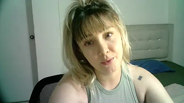 Snapshot of katy_pp chatting on 5, 11, 2025 katy pp online show from 5, 11, 2025