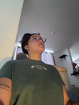 ashley Tompson1 online show from 20, 4, 2026