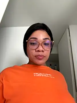 ashley Tompson1 online show from 29, 11, 2025