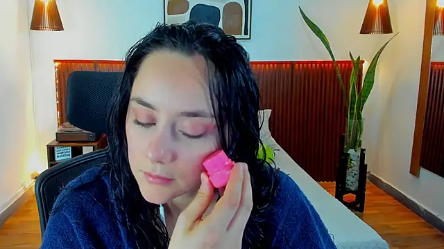 KatherineBond online show from 9, 10, 2025