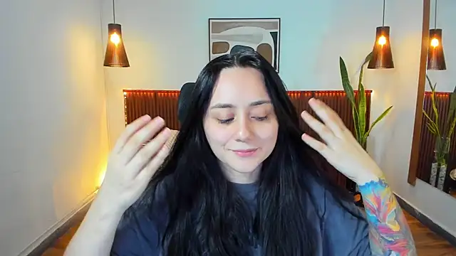 KatherineBond online show from 24, 11, 2025