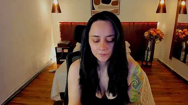 Snapshot of KatherineBond chatting on 18, 7, 2026 KatherineBond online show from 18, 7, 2026