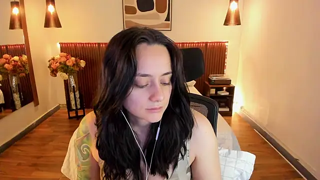 Snapshot of KatherineBond chatting on 24, 6, 2026 KatherineBond online show from 24, 6, 2026