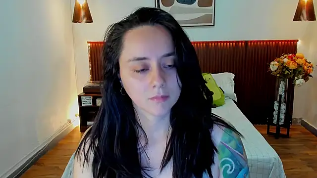 Snapshot of KatherineBond chatting on 16, 7, 2026 KatherineBond online show from 16, 7, 2026