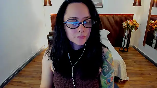 Snapshot of KatherineBond chatting on 23, 7, 2026 KatherineBond online show from 23, 7, 2026