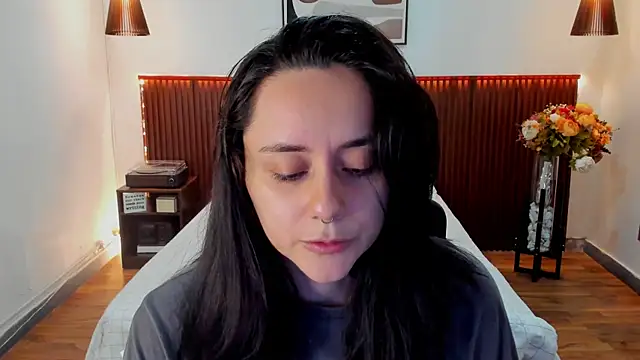 Snapshot of KatherineBond chatting on 13, 7, 2026 KatherineBond online show from 13, 7, 2026