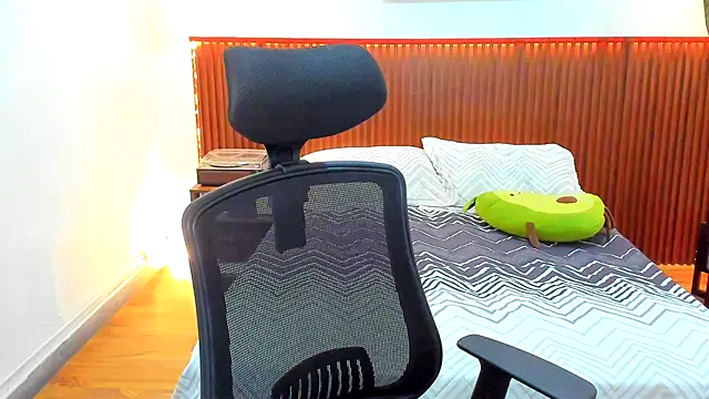 KatherineBond online show from 15, 12, 2025