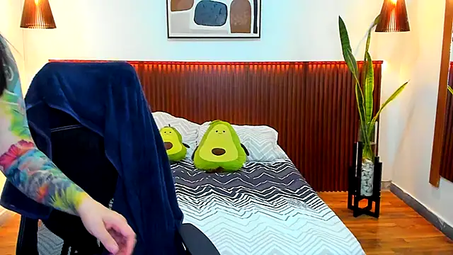 KatherineBond online show from 2, 12, 2025