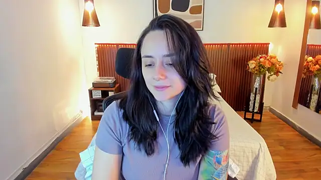Snapshot of KatherineBond chatting on 7, 7, 2026 KatherineBond online show from 7, 7, 2026