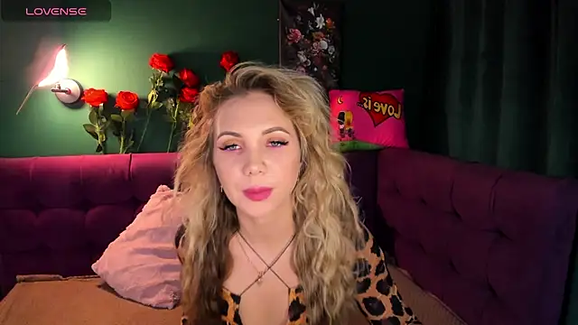 Snapshot of EvaMoran chatting on 12, 2, 2025 EvaMoran online show from 12, 2, 2025