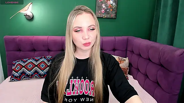 Snapshot of EvaMoran chatting on 6, 5, 2026 EvaMoran online show from 6, 5, 2026