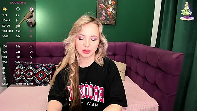 Snapshot of EvaMoran chatting on 10, 5, 2026 EvaMoran online show from 10, 5, 2026