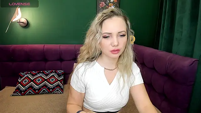 Snapshot of EvaMoran chatting on 30, 9, 2025 EvaMoran online show from 30, 9, 2025