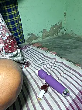 Priya Bong online show from 4, 3, 2026