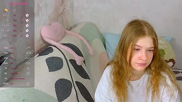 TrissMerigold9 online show from 2, 12, 2025