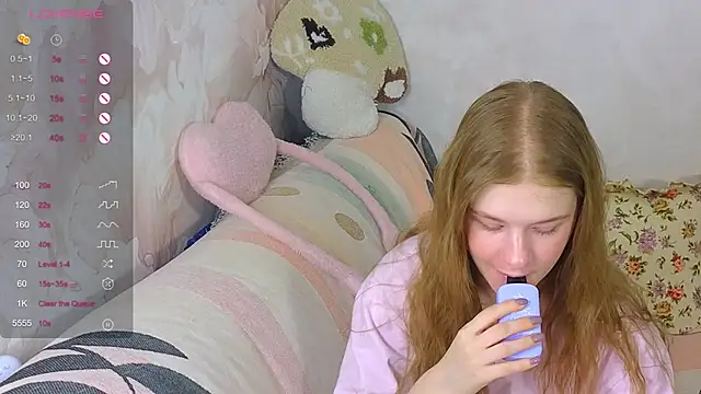 TrissMerigold9 online show from 18, 12, 2025