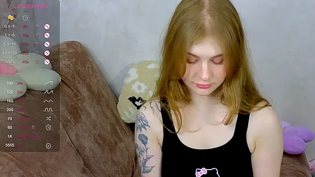 TrissMerigold9 online show from 6, 10, 2025