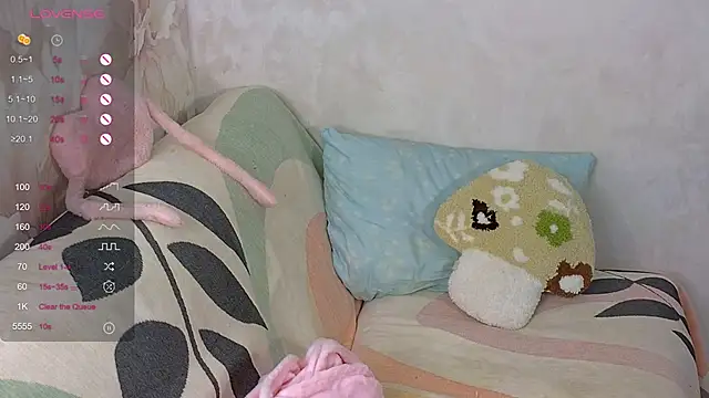 Snapshot of TrissMerigold9 chatting on 26, 11, 2025 TrissMerigold9 online show from 26, 11, 2025