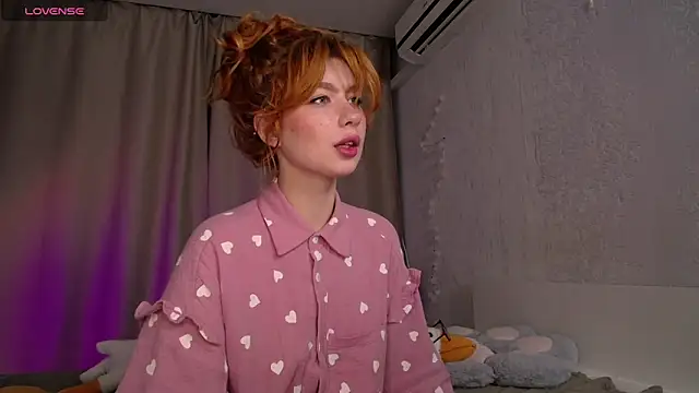 Snapshot of Evaa_Moonn_ chatting on 15, 9, 2025 Evaa Moonn  online show from 15, 9, 2025