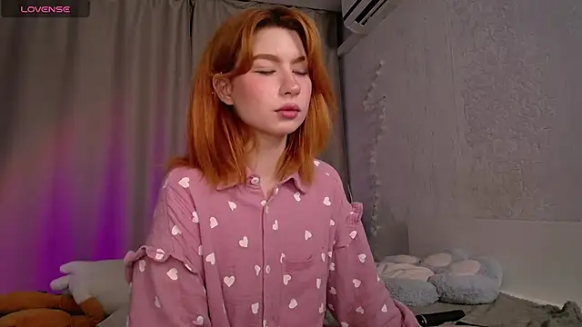 Snapshot of Evaa_Moonn_ chatting on 14, 9, 2025 Evaa Moonn  online show from 14, 9, 2025