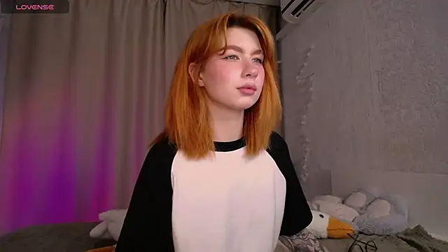 Snapshot of Evaa_Moonn_ chatting on 13, 9, 2025 Evaa Moonn  online show from 13, 9, 2025