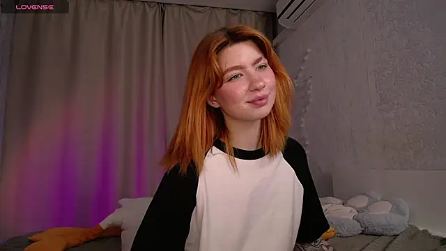 Snapshot of Evaa_Moonn_ chatting on 14, 9, 2025 Evaa Moonn  online show from 14, 9, 2025