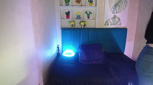 AnnaliOlsenX online show from 12, 2, 2025