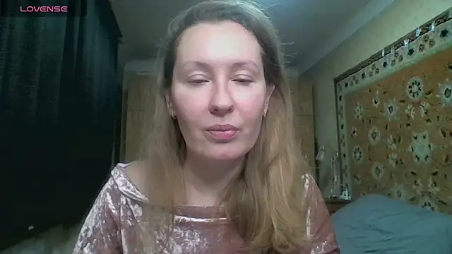 AnnaXLovers online show from 18, 12, 2025