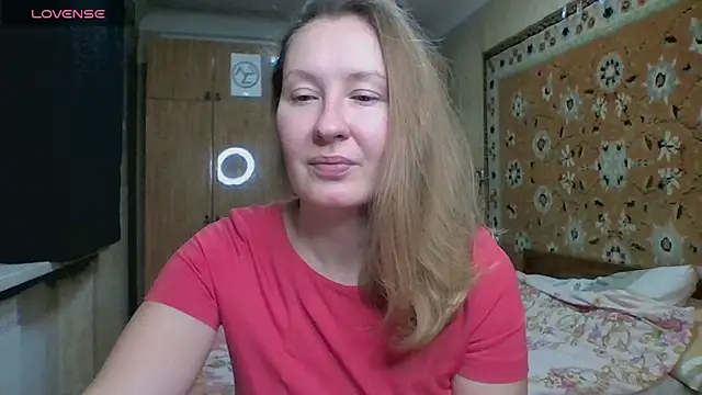 Snapshot of AnnaXLovers chatting on 12, 11, 2025 AnnaXLovers online show from 12, 11, 2025