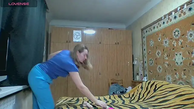 Snapshot of AnnaXLovers chatting on 28, 10, 2025 AnnaXLovers online show from 28, 10, 2025