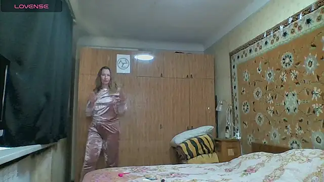 Snapshot of AnnaXLovers chatting on 12, 10, 2025 AnnaXLovers online show from 12, 10, 2025