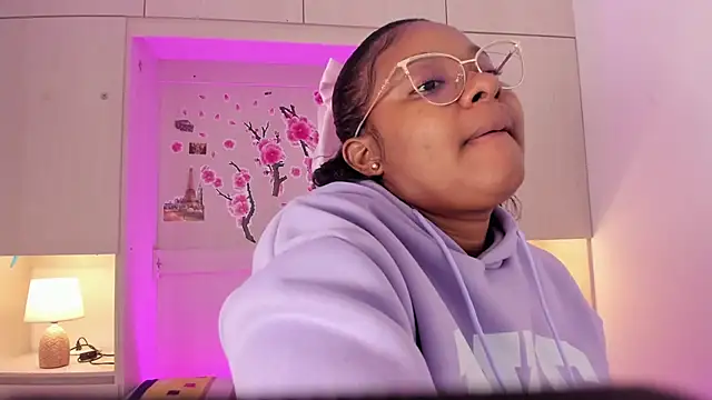 tamaraa smiith online show from 28, 11, 2025