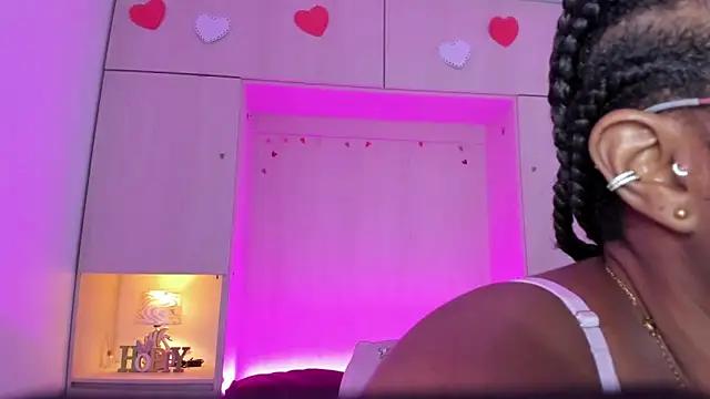 tamaraa smiith online show from 9, 10, 2025