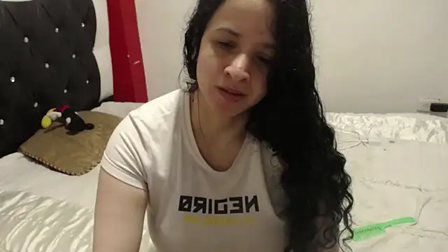 Snapshot of Katty_Bones chatting on 30, 10, 2025 Katty Bones online show from 30, 10, 2025