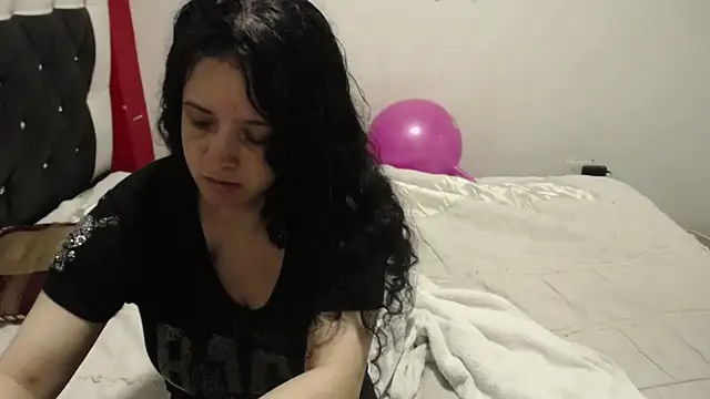 Snapshot of Katty_Bones chatting on 23, 10, 2025 Katty Bones online show from 23, 10, 2025