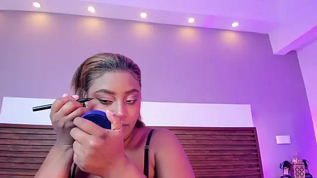 Adelehottman online show from 11, 4, 2026