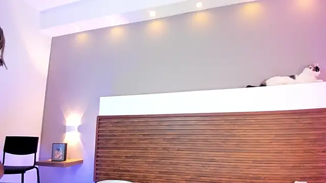 Adelehottman online show from 27, 2, 2026