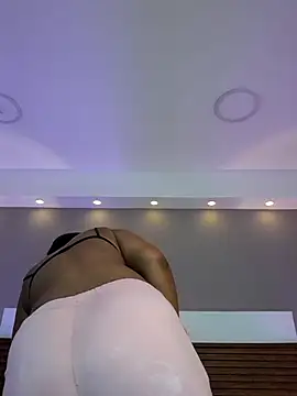 Adelehottman online show from 5, 2, 2026