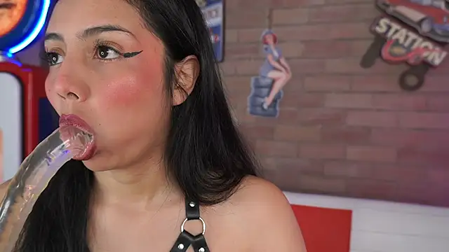 miss lizith online show from 13, 4, 2026