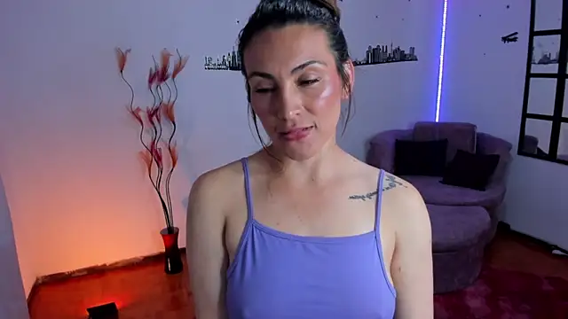 Elizabeth taylor b online show from 5, 3, 2026