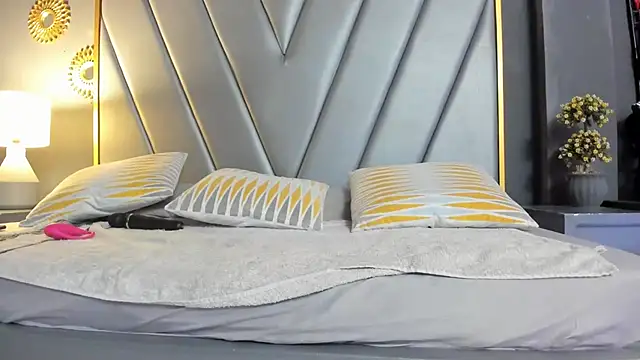 BrendaAdams  online show from 23, 7, 2026