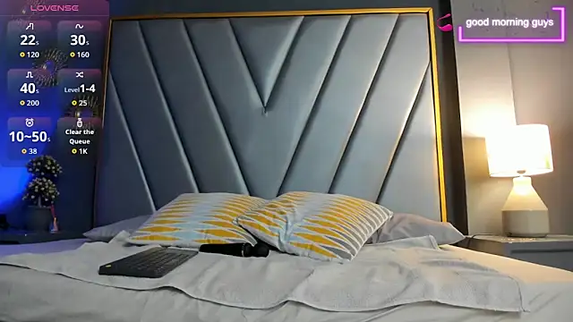 Snapshot of BrendaAdams_ chatting on 4, 11, 2025 BrendaAdams online show from 4, 11, 2025