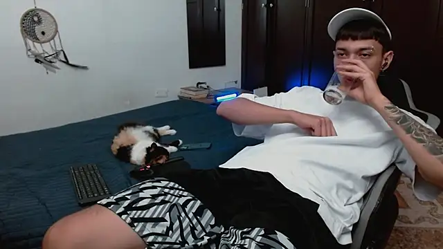 aaron blug online show from 20, 12, 2025