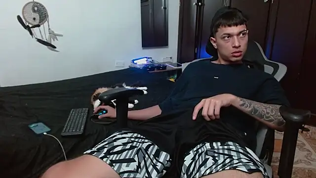 aaron blug online show from 24, 10, 2025