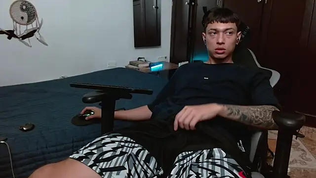 aaron blug online show from 19, 11, 2025