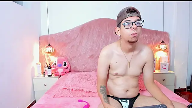 Derek and Skarlet online show from 10, 11, 2025